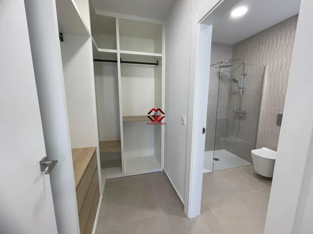 Chalet independiente de diseño con piscina privada y jardín en Heredades — 32