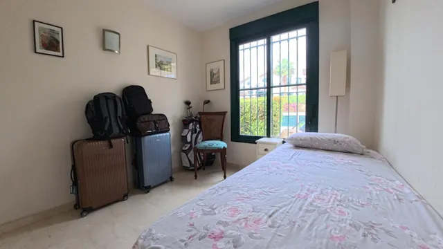 Apartamento de planta baja de esquina con 2 dormitorios con jardin y vistas parciales al mar — 18