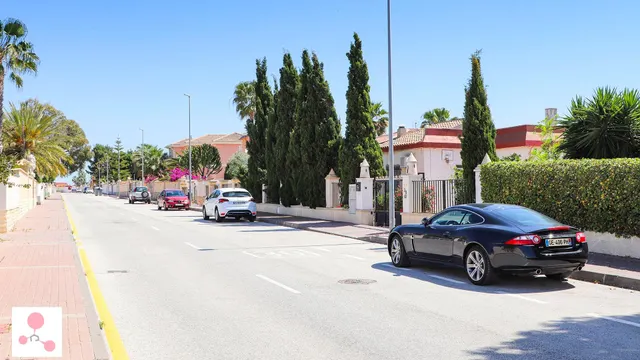 Villa de lujo de 4 dormitorios en una planta con piscina privada y sótano en la urbanización La Marina(San Fulgencio) — 10