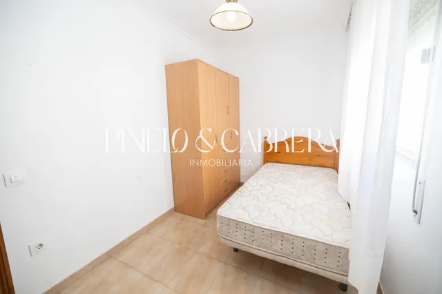 Piso en venta con terraza y ascensor en calle madrid — 38
