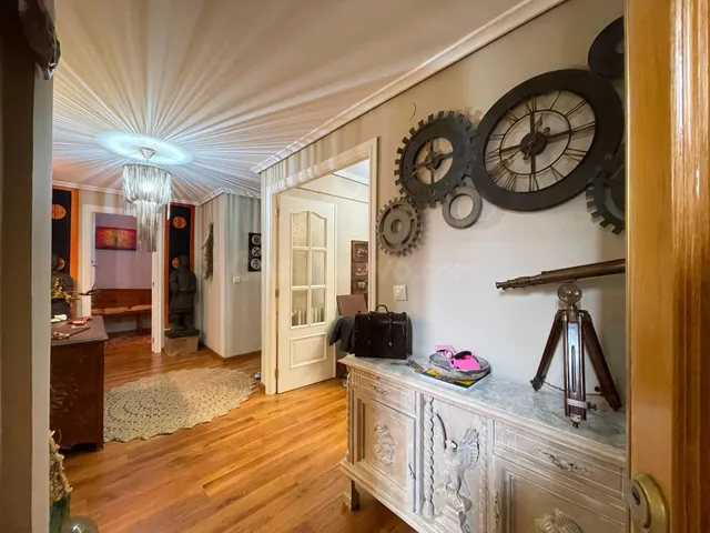 SE VENDE PISO SOLEADO CON TERRAZA EN ZONA ALTA - foto 2