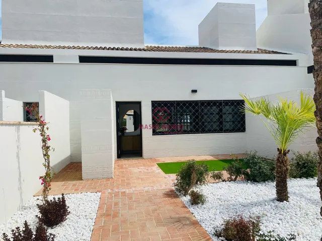 Elegantes adosados de una planta con piscina privada en Peraleja Golf Resort - Costa Cálida — 10