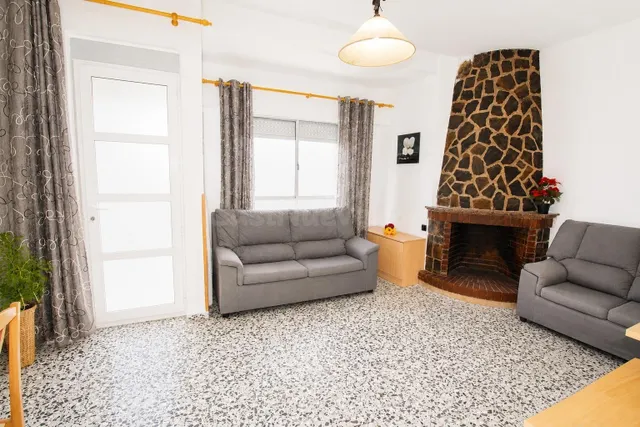 Si te gusta vivir en plena huerta, esta vivienda es para ti - foto 5