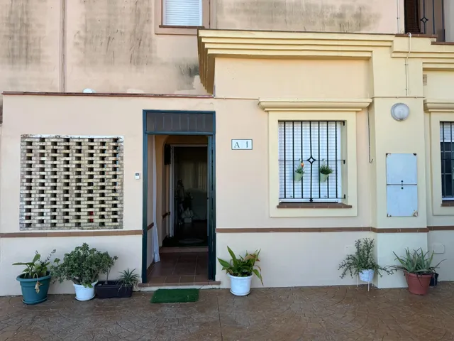 URBANIZACION CON PISCINA - AMPLIA TERRAZA — 28