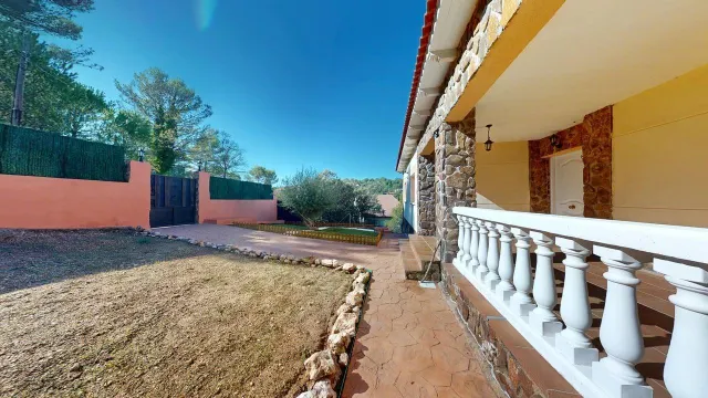 Chalet con placas solares en  zona las gaviotas — 29