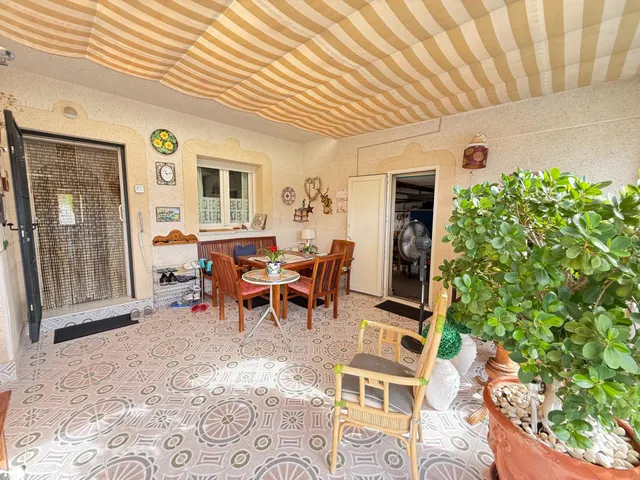 Impresionante Chalet Independiente en El Chaparral, Torrevieja — 29