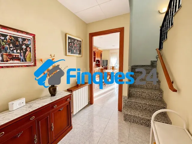 CHALET PAREADO EN VENTA EN SALLENT | 329.000 € - foto 2