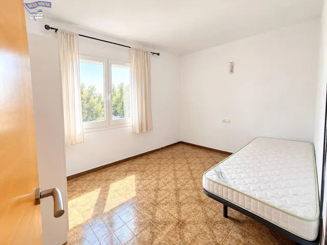 Piso de 3 habitaciones en fontetes, Cerdanyola del Vallès: comodidad, luz y excelente ubicación — 14