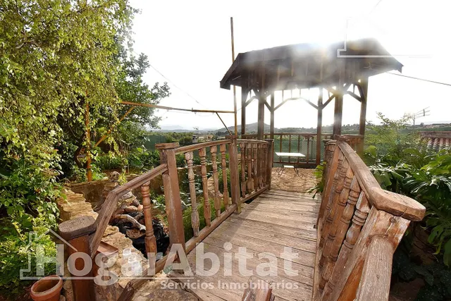 VILLA SEMINUEVA CON PISCINA, TERRAZA Y GRAN JARDÍN — 38