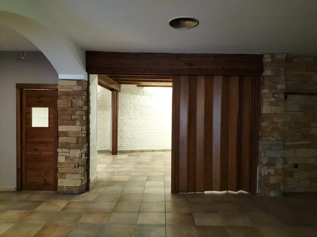 EN VENTA LOCAL COMERCIAL CON INQUILINOS — 22