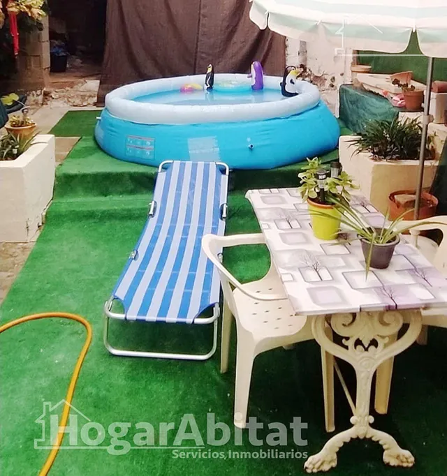 AMPLIA CASA CON MUCHA POSIBILIDAD Y TERRAZA — 3