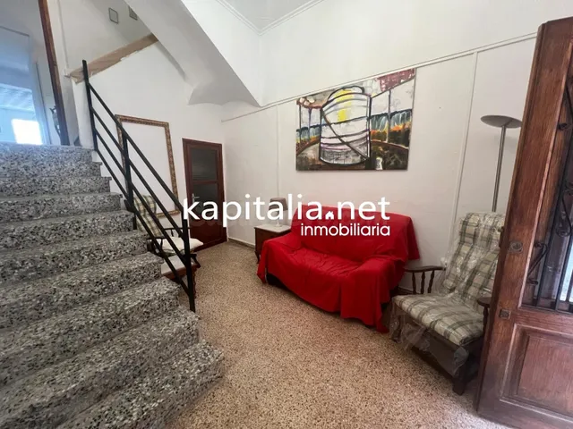 Fantástica casa a la venta en Ontinyent , zona de la Vila .  - foto 2