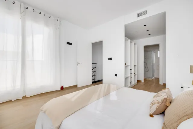 Villa moderna de 3 dormitorios con piscina privada en Aguas Nuevas, Torrevieja — 45
