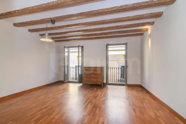 Exclusividad y versatilidad en el Gòtic: 155 m2 con doble configuración — 2