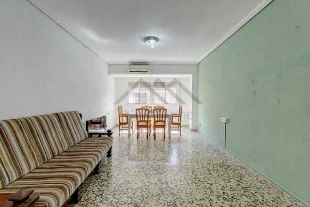 102 m2 EN EL CENTRO DE LA POBLA: AMPLITUD, LUZ Y 4 DORMITORI - foto 3