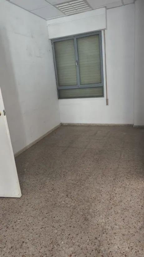 Local comercial 257m² en venta - Sur — 9