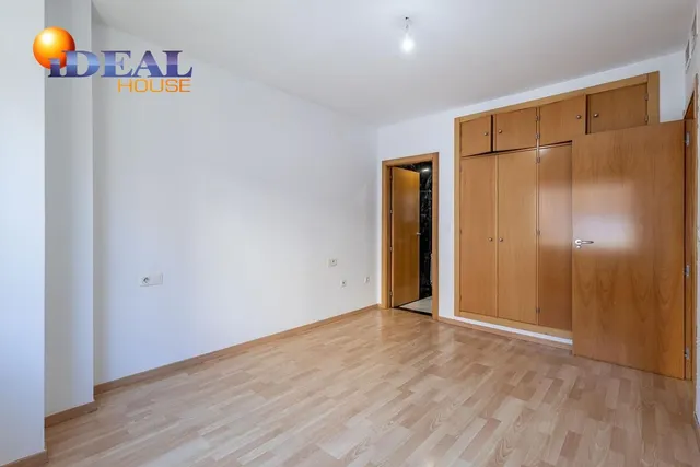 Ático dúplex junto Alhamar con 2 garajes y 2 trasteros — 14