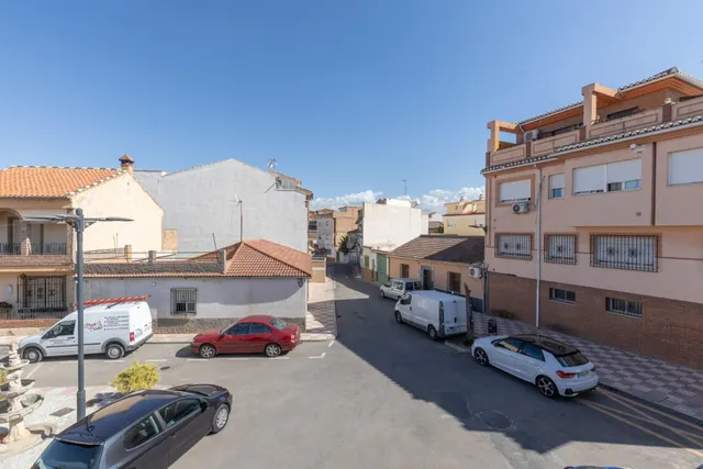 Casa en Armilla con terraza, patio y amplia cochera — 26