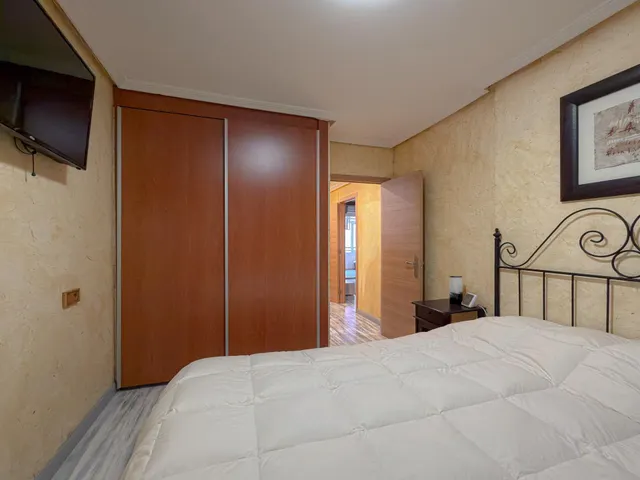 Acequion! Impresionante apartamento reformado con diseño vanguardista y toques rústicos + Enorme terraza con vistas laterales al mar y piscina comunitaria (150 mts playa) — 25