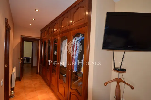 Casa en venta con gran parcela frente al mar en Canet de Mar — 9