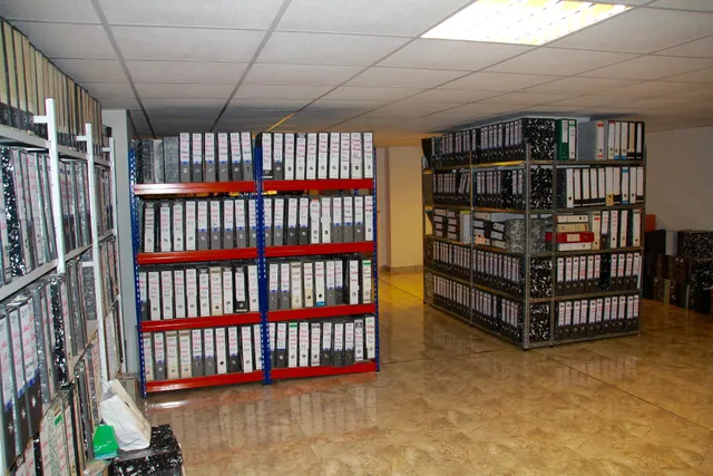 Dos locales comerciales en el centro de Benidorm — 34
