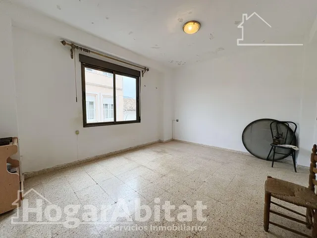 AMPLIA CASA PARA REFORMAR CON GARAJE Y TERRAZA EN EL CENTRO — 38
