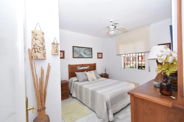 CHALET INDEPENDIENTE EN COSTA SANCTI PETRI A 700 METROS DE LA PLAYA — 18