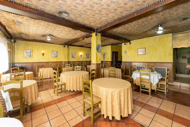 VENTA DE RESTAURANTE-ASADOR Y VIVIENDA EN ALBOLOTE (JUNCARIL - foto 5
