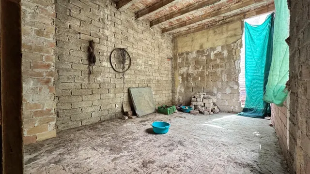 Casa de pueblo con gran potencial en el centro de Pego — 24