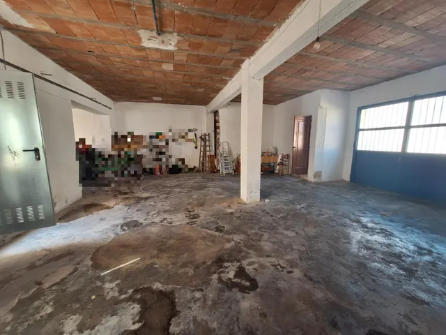 Amplia casa con 5 dormitorios, patio y planta baja ideal para garaje, negocio o proyecto — 34