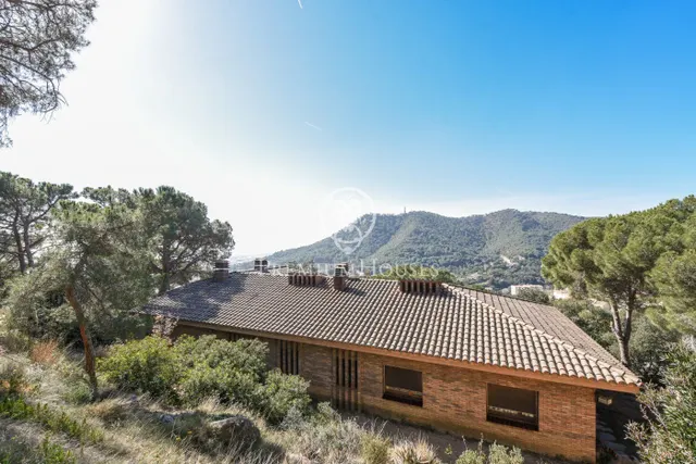 Casa en venta en plena montaña con piscina y vistas al mar en Cabrera de Mar — 11