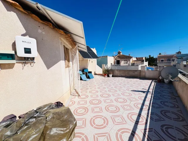 Encantador adosado con terraza y piscina comunitaria — 18