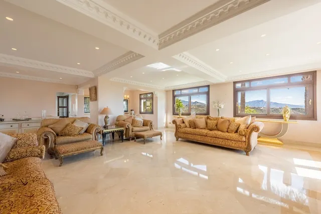 Chalet 6 habitaciones 341m² en venta - Costa Del Sol — 12