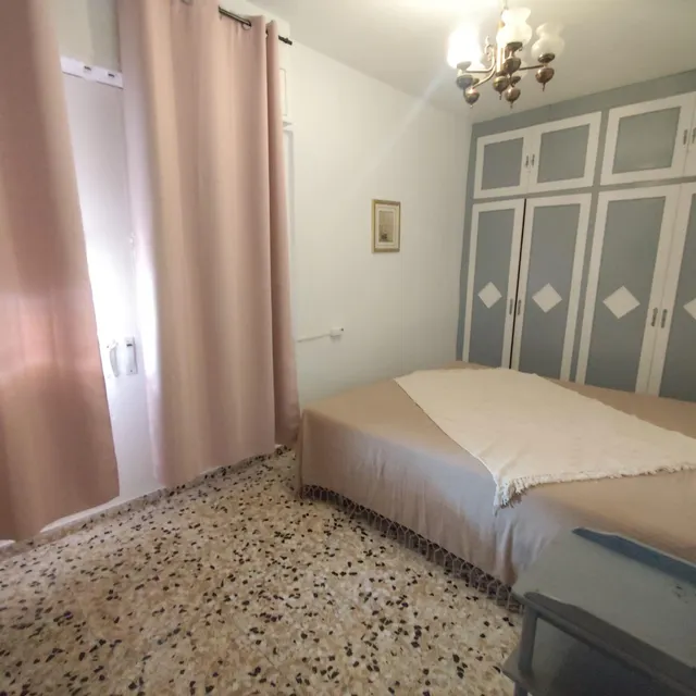 AMPLIO PISO DE 3 DORMITORIOS — 16