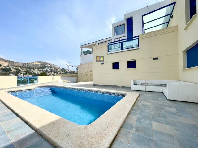 VILLA INDEPENDIENTE CON VISTAS A LA MONTAÑA EN ALTEA HILLS — 7