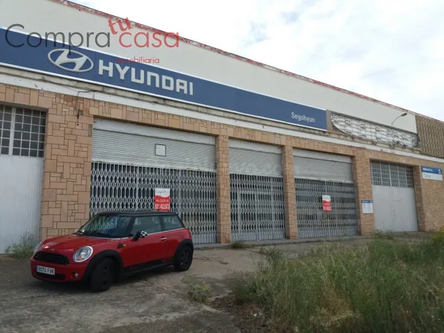 ALQUILER-NAVE CON CAMPA-CANTALEJO-SEGOVIA - foto 2