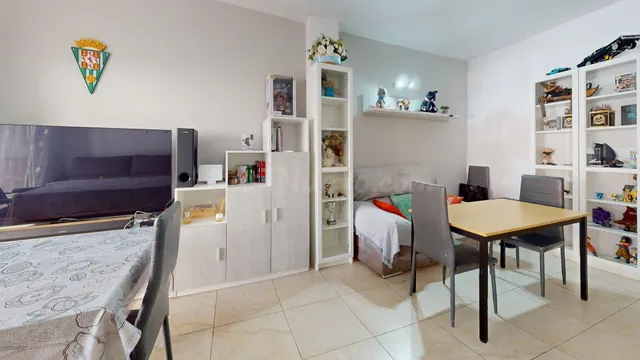 Amplia vivienda en Medina Azahara de 3 dormitorios con terra - foto 2