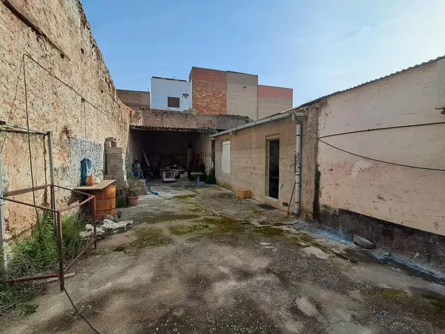 LOCALES COMERCIALES ZONA LA PANDEROLA — 10