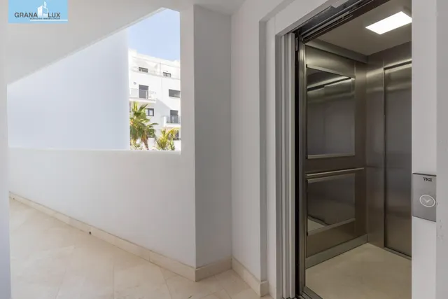Piso con gran terraza y vistas al Campo de Golf — 42