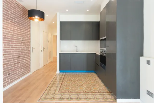 VIVIENDA REFORMADA EN SAGRADA FAMILIA — 21