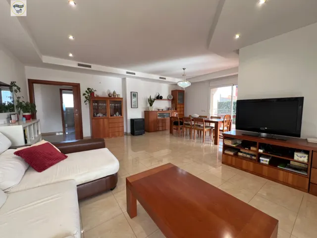 ESPECTACULAR CASA CON PISCINA — 20