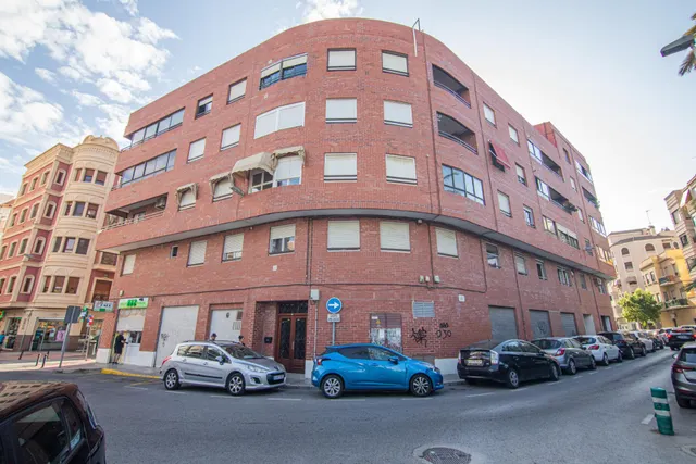 Te presentamos tu nueva casa en el centro: ascensor, 3 habitaciones (con posibilidad de 4), 2 baños, trastero.... y excelentes calidades!!!! — 31