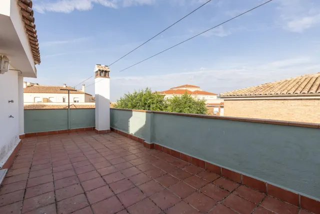 Casa independiente a 5 minutos de Granada en buen estado para entrar a vivir — 31