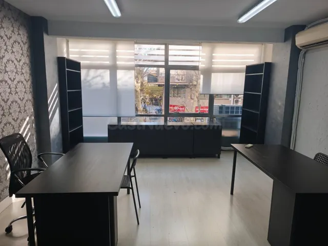Urbis te ofrece una oficina en alquiler en la zona de Labrad - foto 4