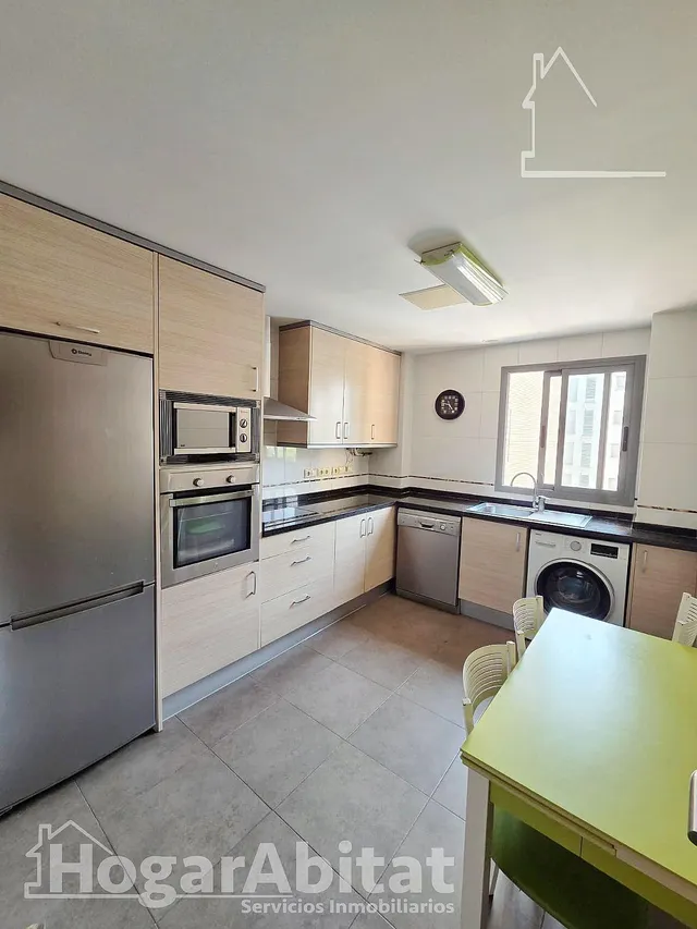 MUY AMPLIO Y EXTERIOR EN RESIDENCIAL CON GARAJE, TERRAZA Y PISCINA — 9