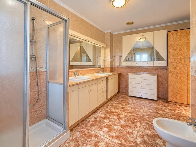 VIVIENDA EN EL GARBANZAL DE 478M2 Y SOTANO DE 214M2 — 24