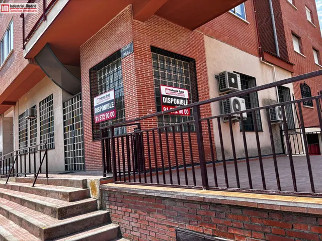 ¡Amplio local comercial con patio y accesibilidad para todos