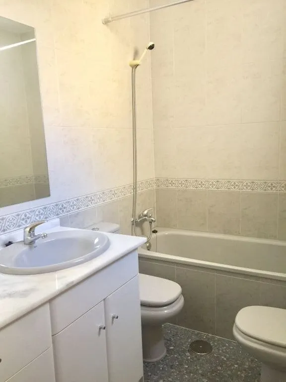 PISO EN URBANIZACION, CON PISCINA , PADEL, — 18