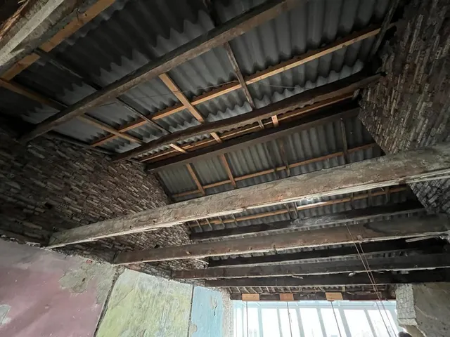 Piso a rehabilitar en zona Gran Vía-Urzaiz - foto 4