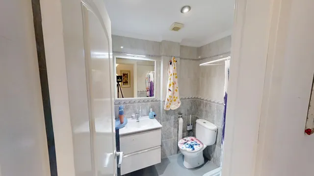 Amplio piso de 3 dormitorios y dos baños en Arguineguín listo para entrar a vivir — 27